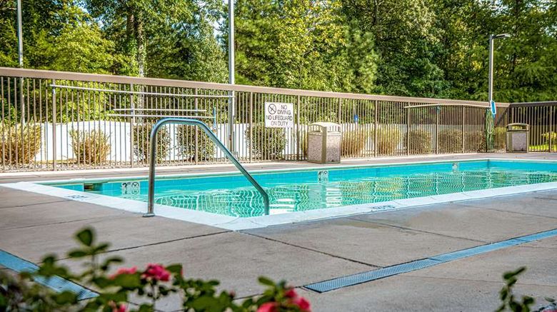 <b>Hampton Inn Waldorf Pool</b>. Images powered by <a href="https://iceportal.shijigroup.com/" title="IcePortal" target="_blank">IcePortal</a>.
