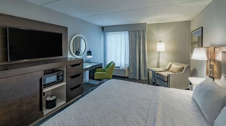 Hampton Inn Waldorf Room