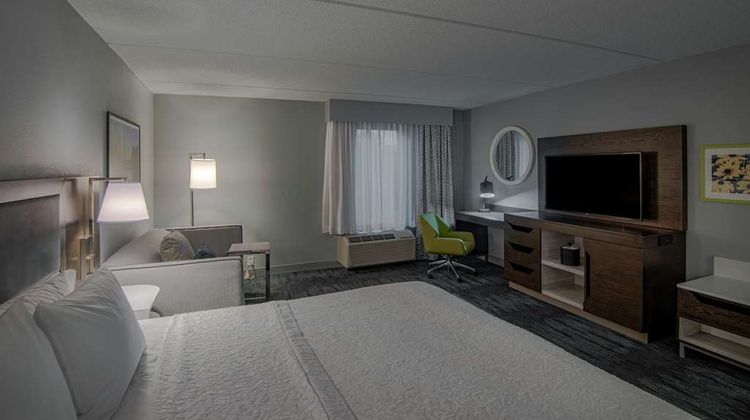 Hampton Inn Waldorf Room