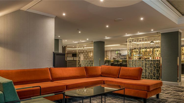 Hilton London Watford Lobby