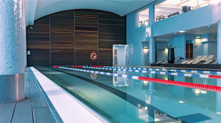 Hilton Warsaw City Pool