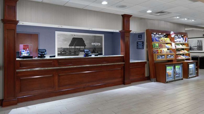 <b>Hampton Inn Woodbridge Lobby</b>. Images powered by <a href="https://iceportal.shijigroup.com/" title="IcePortal" target="_blank">IcePortal</a>.