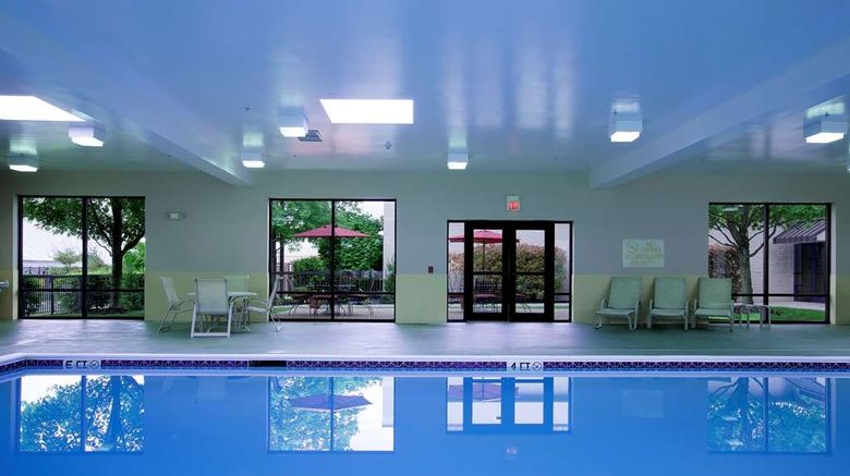 <b>Hampton Inn Woodbridge Pool</b>. Images powered by <a href="https://iceportal.shijigroup.com/" title="IcePortal" target="_blank">IcePortal</a>.