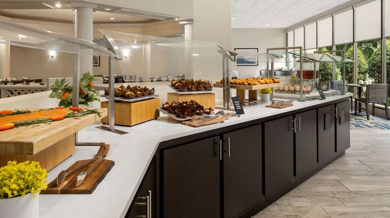<b>DoubleTree by Hilton Hotel Williamsburg Restaurant</b>. Images powered by <a href="https://iceportal.shijigroup.com/" title="IcePortal" target="_blank">IcePortal</a>.