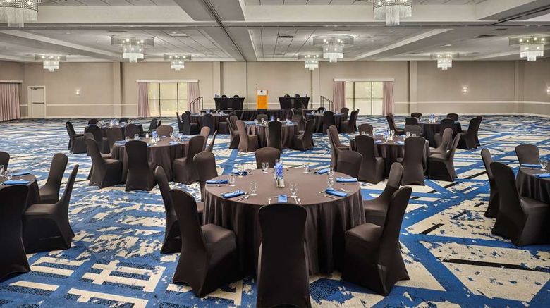 <b>DoubleTree by Hilton Hotel Williamsburg Meeting</b>. Images powered by <a href="https://iceportal.shijigroup.com/" title="IcePortal" target="_blank">IcePortal</a>.