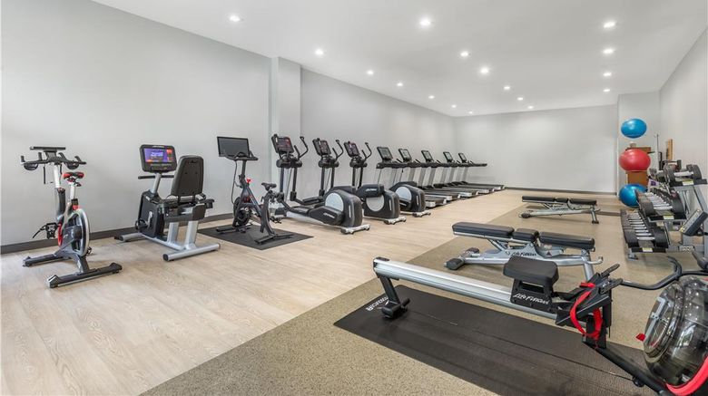 <b>DoubleTree by Hilton Hotel Williamsburg Health</b>. Images powered by <a href="https://iceportal.shijigroup.com/" title="IcePortal" target="_blank">IcePortal</a>.