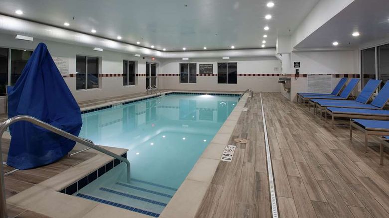 <b>Hampton Inn & Suites Williamsburg Pool</b>. Images powered by <a href="https://iceportal.shijigroup.com/" title="IcePortal" target="_blank">IcePortal</a>.