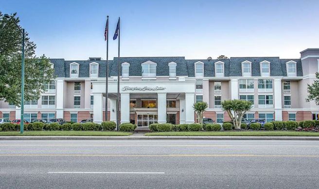 Hampton Inn & Suites Williamsburg Exterior