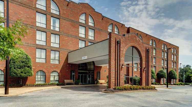 Embassy Suites Williamsburg Exterior