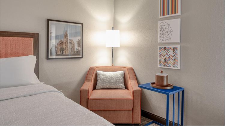 Hampton Inn Washington Court House Room