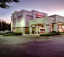 Hampton Inn East Windsor Exterior