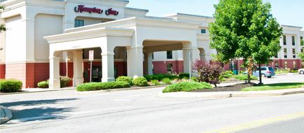 Hampton Inn East Windsor Exterior