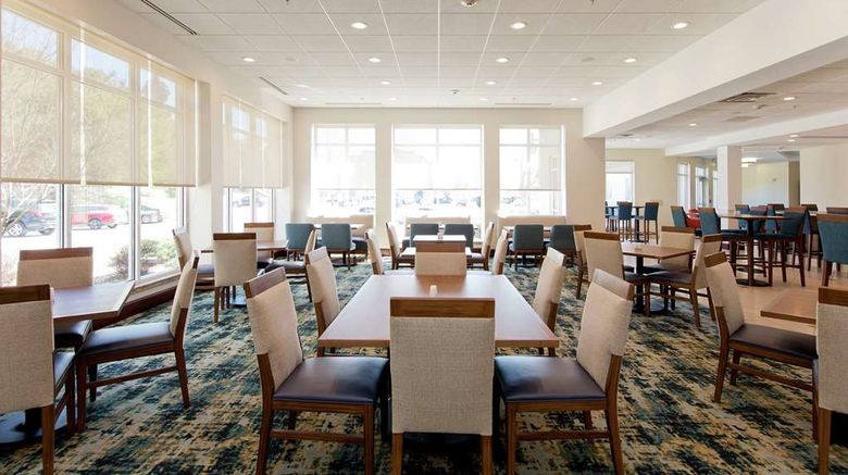 <b>Hilton Garden Inn Winchester Restaurant</b>. Images powered by <a href="https://iceportal.shijigroup.com/" title="IcePortal" target="_blank">IcePortal</a>.
