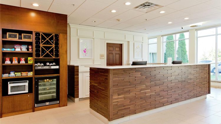 Hilton Garden Inn Winchester Lobby