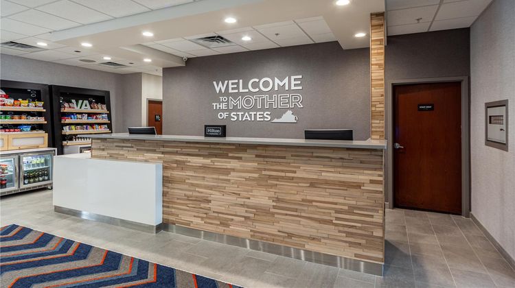Hampton Inn Winchester-North Lobby