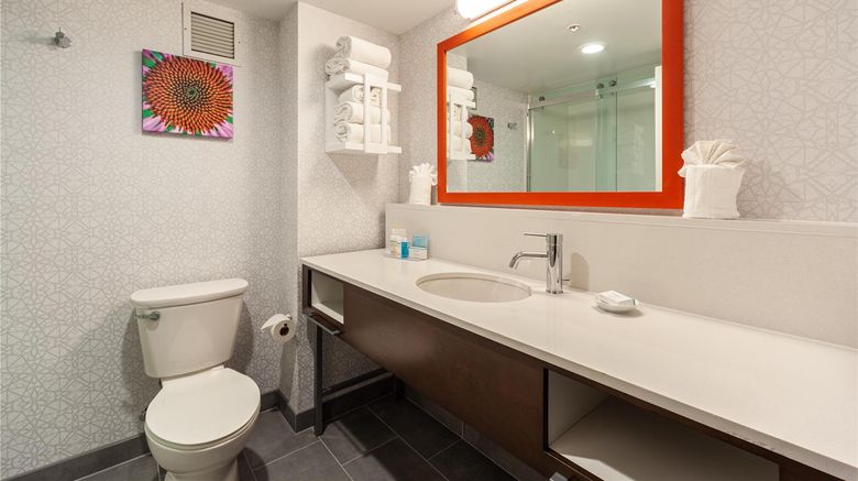 <b>Hampton Inn Winchester-North Room</b>. Images powered by <a href="https://iceportal.shijigroup.com/" title="IcePortal" target="_blank">IcePortal</a>.