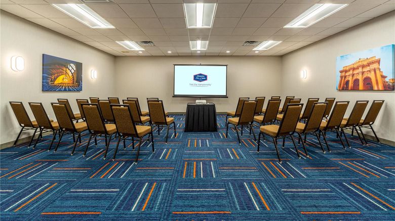 <b>Hampton Inn Winchester-North Meeting</b>. Images powered by <a href="https://iceportal.shijigroup.com/" title="IcePortal" target="_blank">IcePortal</a>.