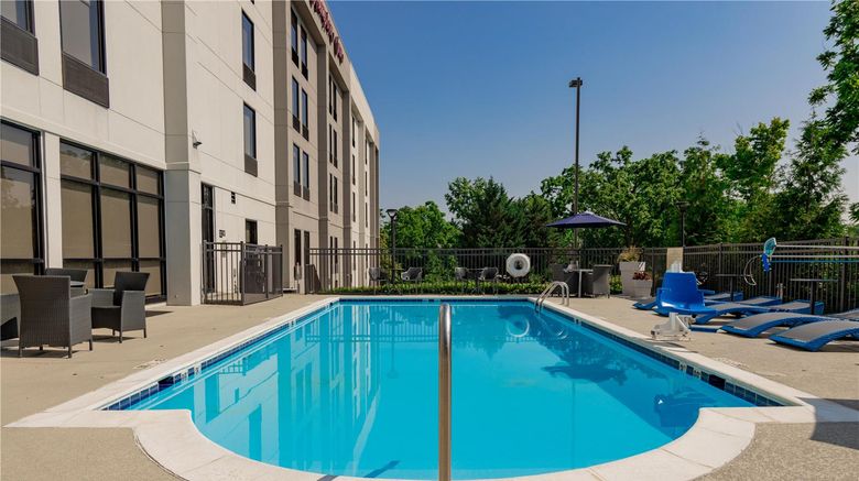 <b>Hampton Inn Winchester-North Pool</b>. Images powered by <a href="https://iceportal.shijigroup.com/" title="IcePortal" target="_blank">IcePortal</a>.