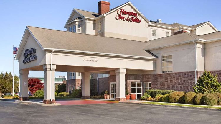 Hampton Inn & Suites Exterior