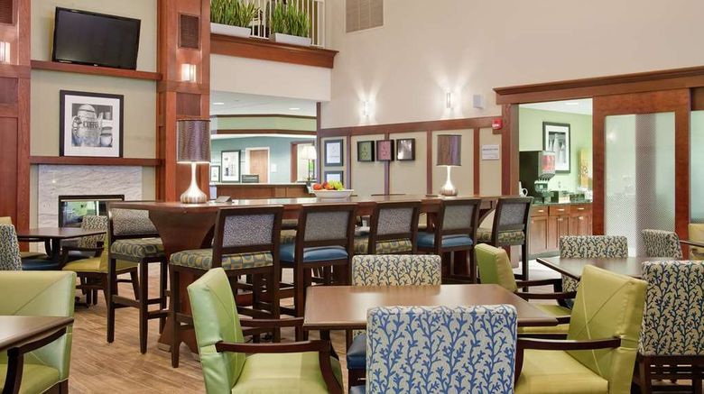 <b>Hampton Inn & Suites Restaurant</b>. Images powered by <a href="https://iceportal.shijigroup.com/" title="IcePortal" target="_blank">IcePortal</a>.