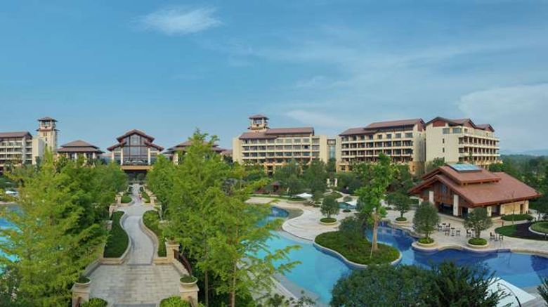 <b>Hilton Wuhan Optics Valley Pool</b>. Images powered by <a href="https://iceportal.shijigroup.com/" title="IcePortal" target="_blank">IcePortal</a>.