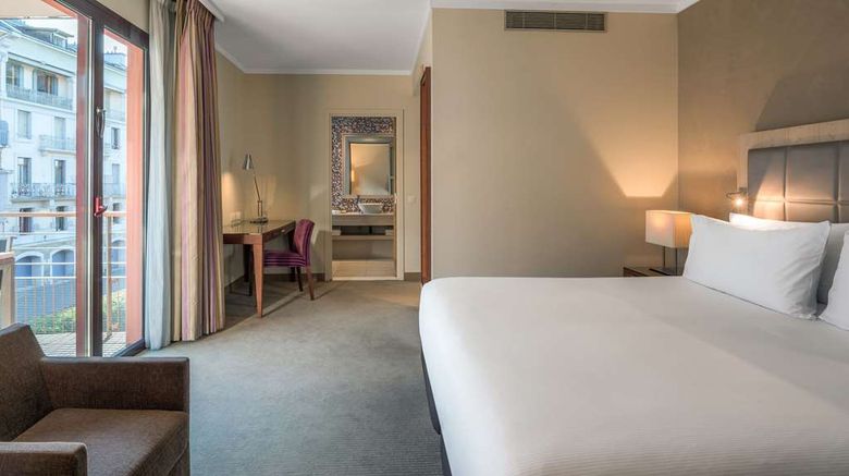 <b>Hilton Evian-Les-Bains Room</b>. Images powered by <a href="https://iceportal.shijigroup.com/" title="IcePortal" target="_blank">IcePortal</a>.