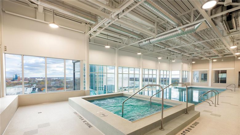 <b>Hilton Niagara Falls Fallsview Pool</b>. Images powered by <a href="https://iceportal.shijigroup.com/" title="IcePortal" target="_blank">IcePortal</a>.