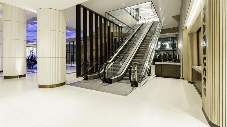 <b>Hilton Niagara Falls Fallsview Lobby</b>. Images powered by <a href="https://iceportal.shijigroup.com/" title="IcePortal" target="_blank">IcePortal</a>.