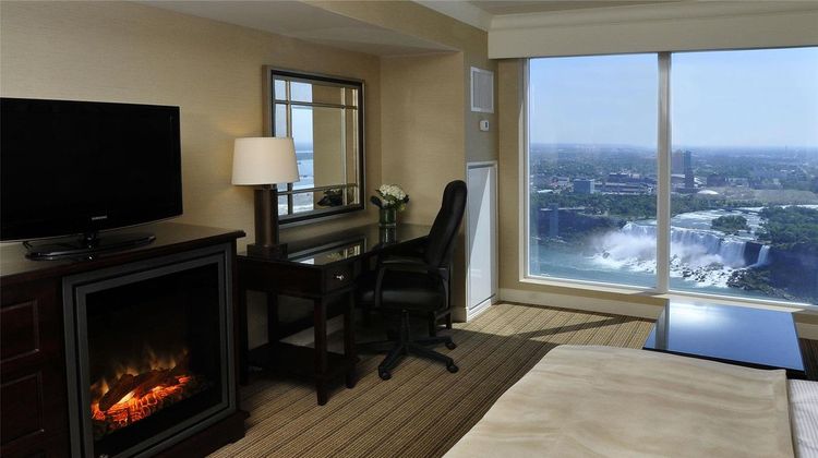 Hilton Niagara Falls Fallsview Room