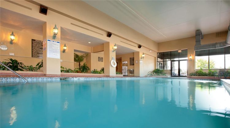 Embassy Suites Northwest Arkansas Pool