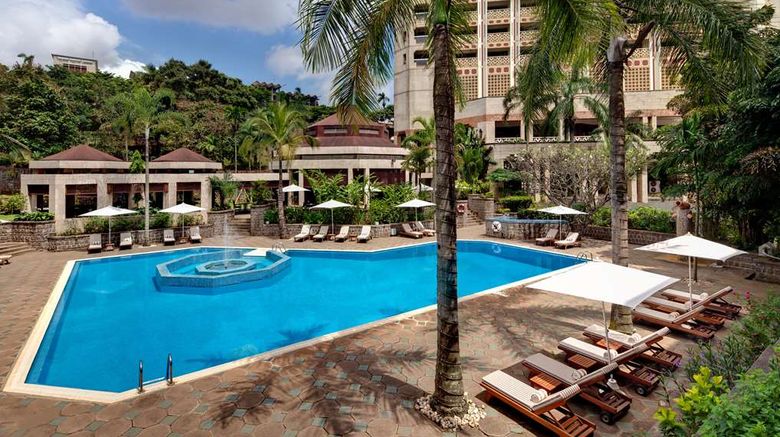 <b>Hilton Yaounde Pool</b>. Images powered by <a href="https://iceportal.shijigroup.com/" title="IcePortal" target="_blank">IcePortal</a>.
