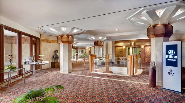 <b>Hilton Yaounde Lobby</b>. Images powered by <a href="https://iceportal.shijigroup.com/" title="IcePortal" target="_blank">IcePortal</a>.