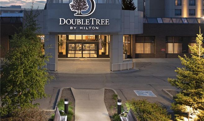 Doubletree by Hilton West Edmonton Exterior