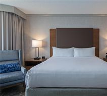 Doubletree by Hilton West Edmonton Room