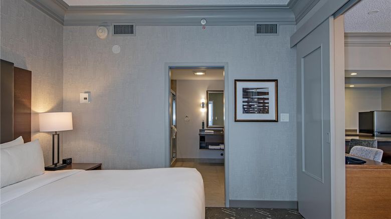 <b>Doubletree by Hilton West Edmonton Room</b>. Images powered by <a href="https://iceportal.shijigroup.com/" title="IcePortal" target="_blank">IcePortal</a>.