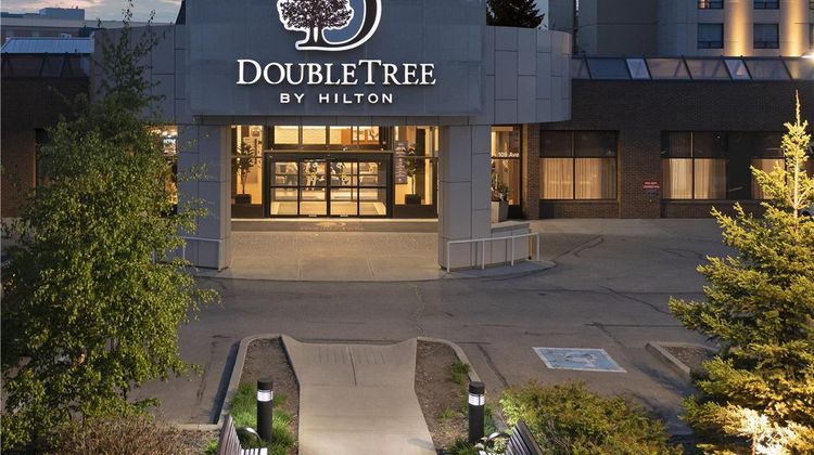 Doubletree by Hilton West Edmonton Exterior