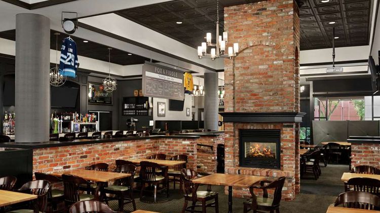 Hampton Inn & Suites Surrey Restaurant