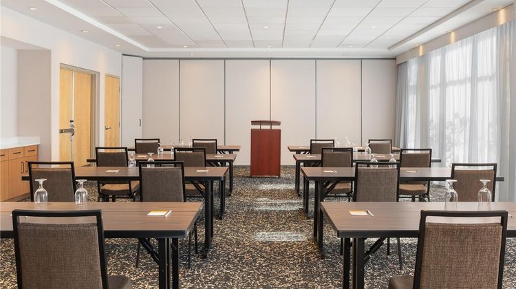 Hampton Inn & Suites Surrey Meeting