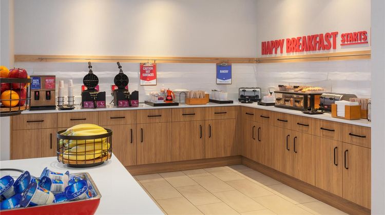 Hampton Inn & Suites Surrey Restaurant