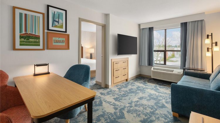 Hampton Inn & Suites Surrey Room