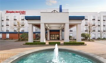 Hampton Inn & Suites Surrey