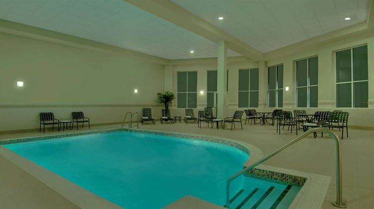 Hilton Garden Inn Ottawa Airport Pool