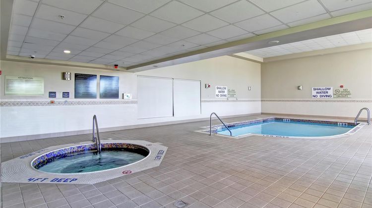 Hilton Garden Inn Ottawa Airport Pool