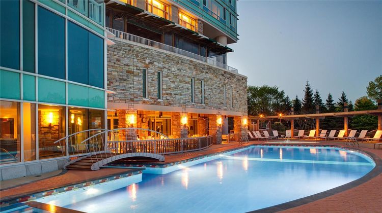 Hilton Lac-Leamy Pool