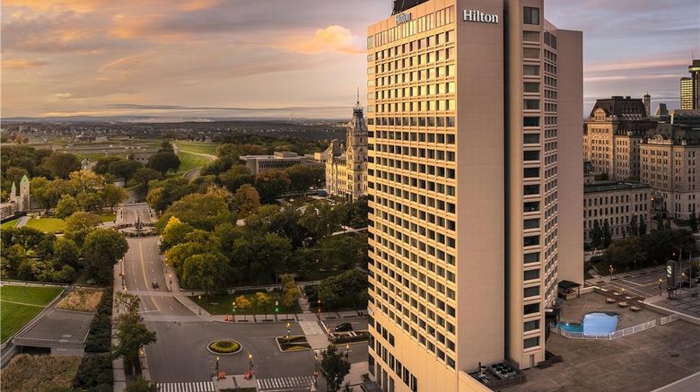 <b>Hilton Quebec Exterior</b>. Images powered by <a href="https://iceportal.shijigroup.com/" title="IcePortal" target="_blank">IcePortal</a>.
