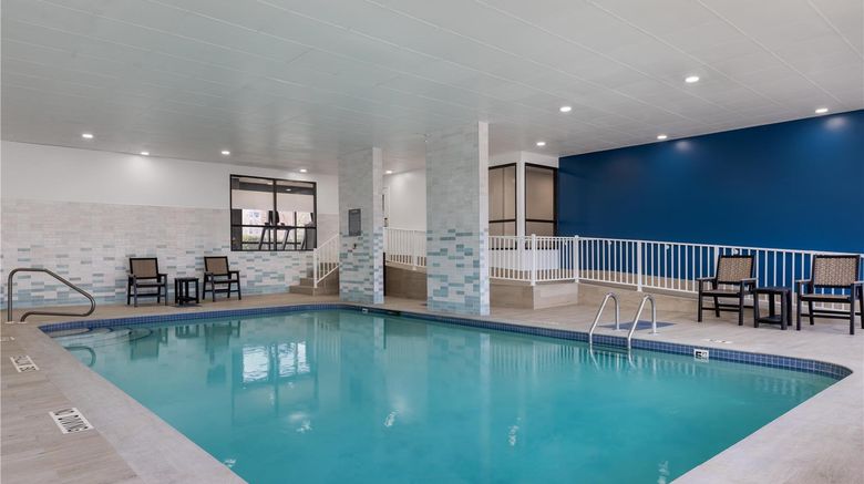<b>Hampton Inn & Suites Windsor Pool</b>. Images powered by <a href="https://iceportal.shijigroup.com/" title="IcePortal" target="_blank">IcePortal</a>.