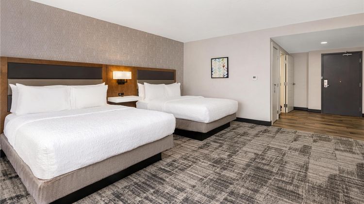 Hampton Inn & Suites Windsor Room