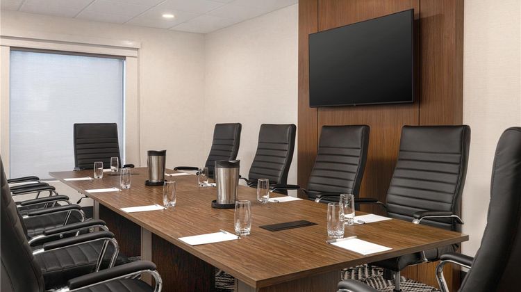 Hampton Inn & Suites Windsor Meeting