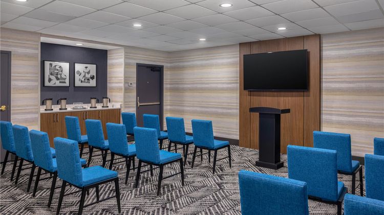 Hampton Inn & Suites Windsor Meeting