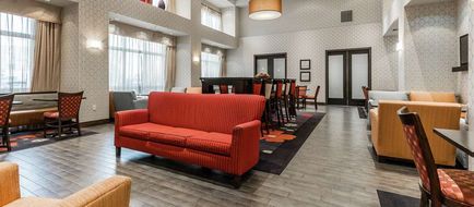 Hampton Inn & Suites - Lethbridge Lobby